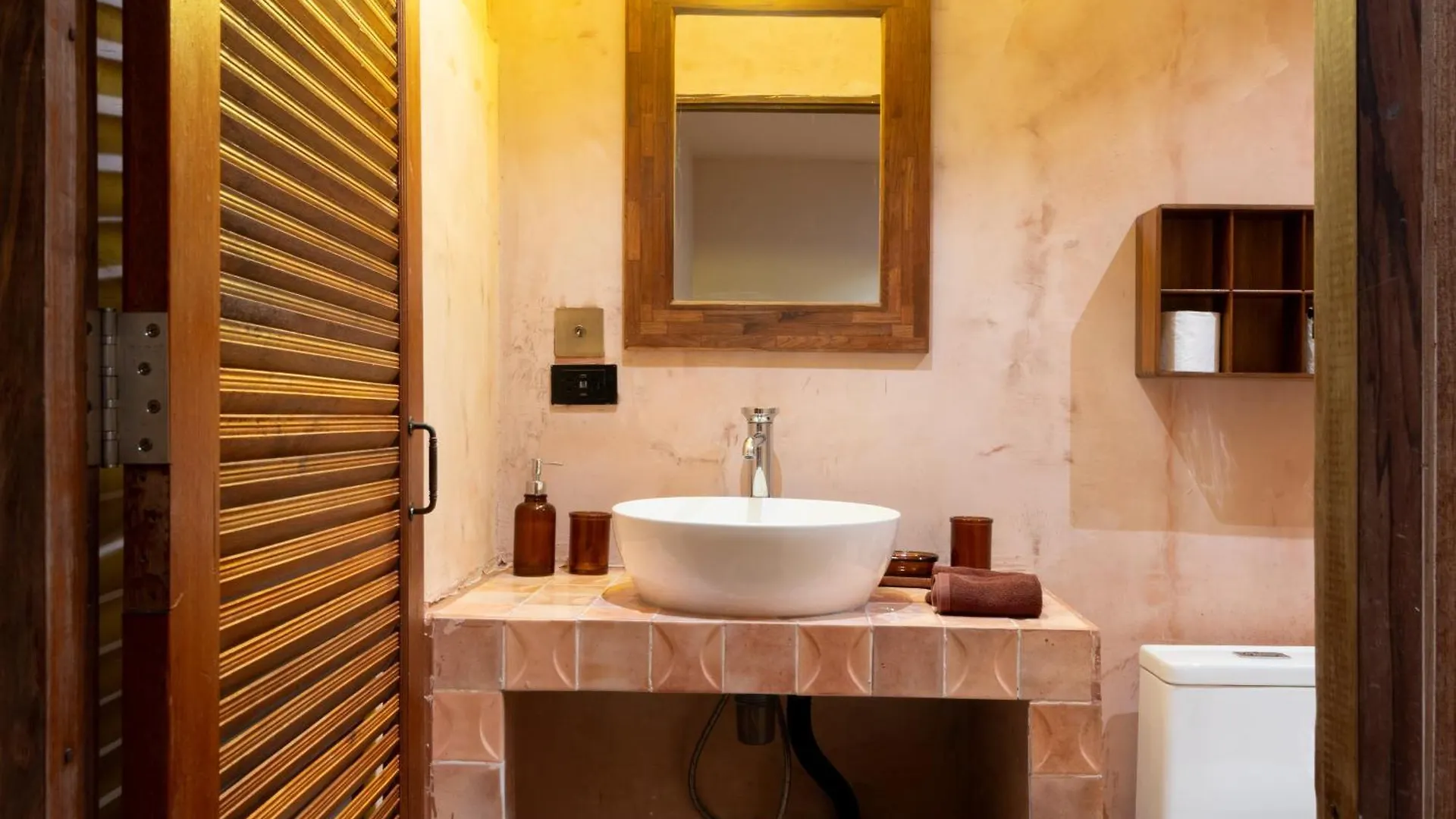 Hokma Boutique Hotel & Tropical Lounge Phi Phi Don